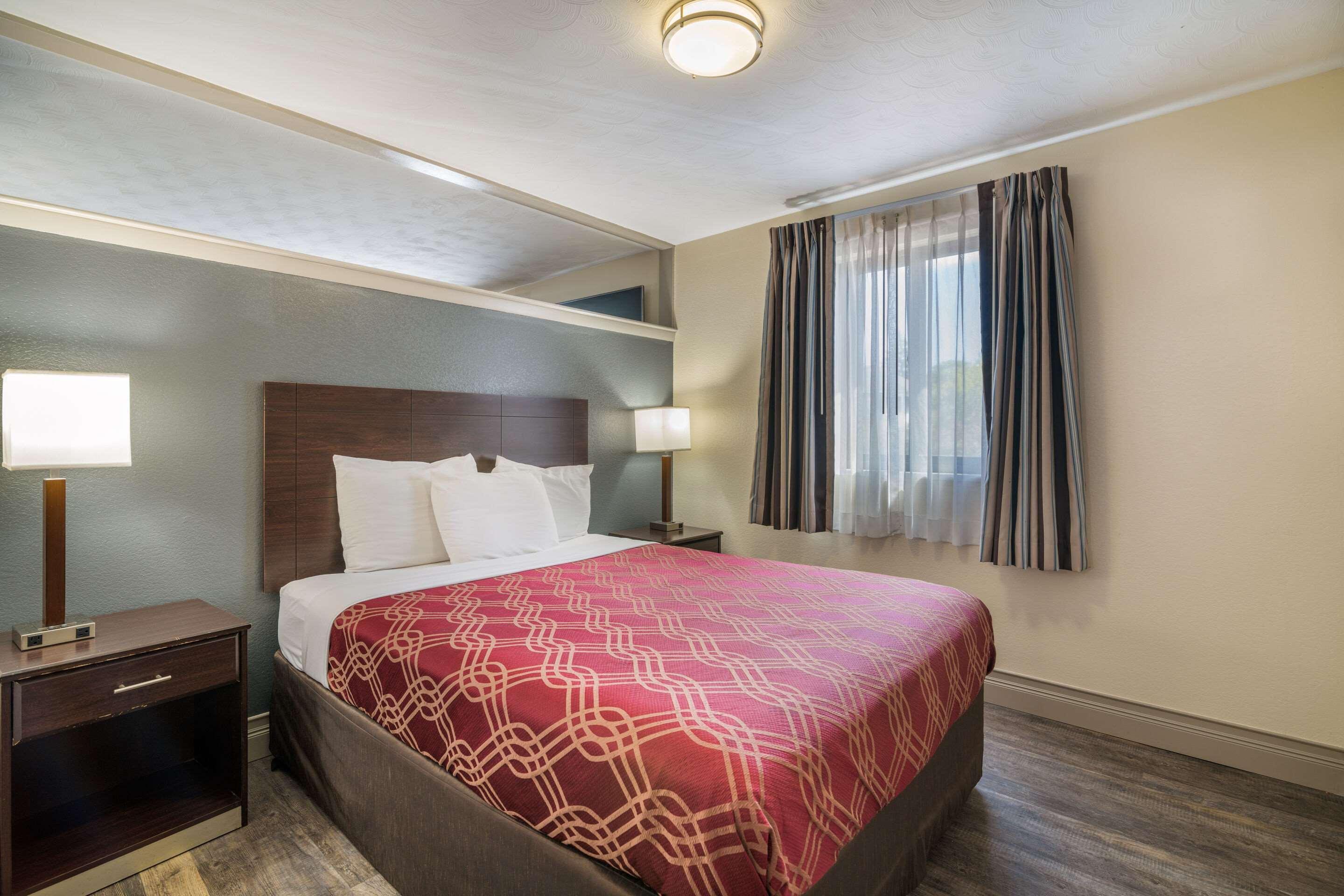Econo Lodge Boston-Малден Экстерьер фото